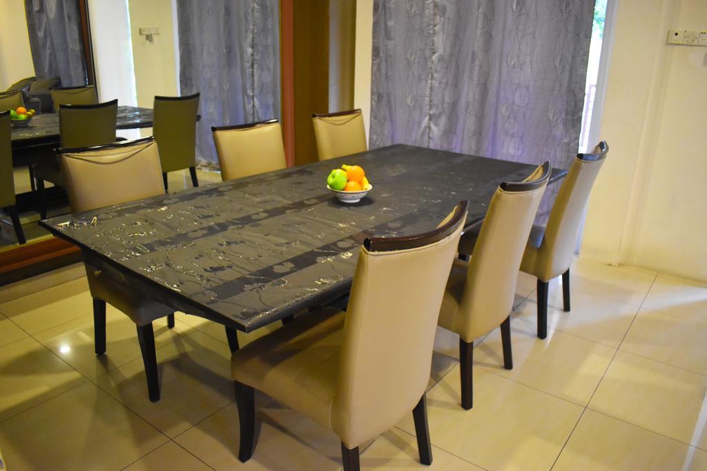 Villa 67 First Island Bukit Jambul Esterno foto